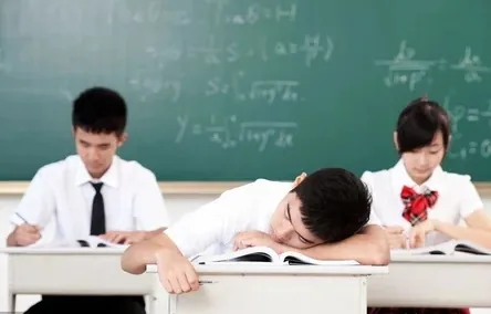 超8成中小学生睡眠时长未达标,为何中小学生的睡眠质量越来越差?-第14张图片-万福百科