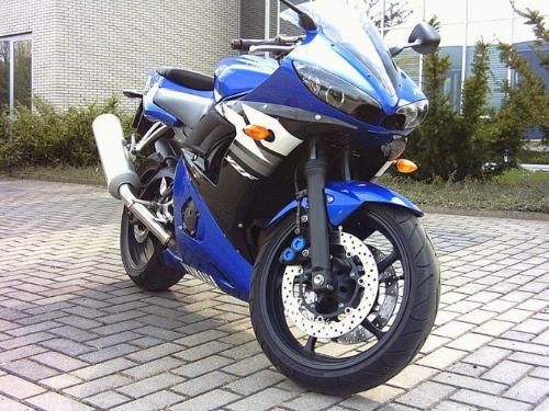 川崎zx-10r长度?川崎zx-10r能带人吗?-第1张图片-万福百科