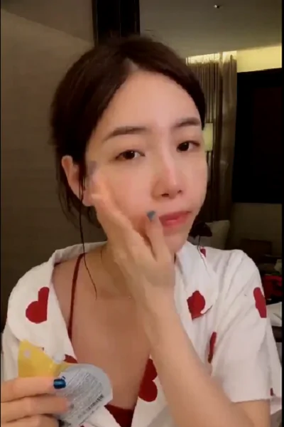 美白精华液什么牌子好?美白精华液排行榜前8强-第9张图片-万福百科