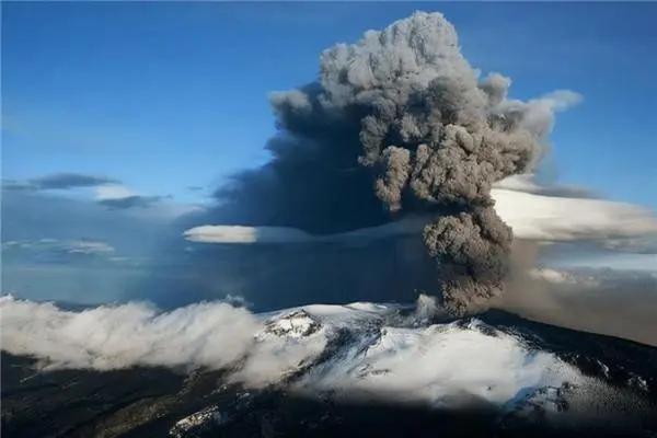 富士山火山喷发了吗2023(富士山2023年喷发几率大吗)-第4张图片-万福百科