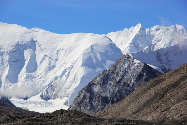 登山者遇到珠峰上的灵异事件 可能存在神秘人(至今说法众多)-第2张图片-万福百科