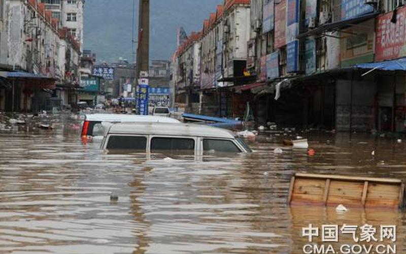 暴雨袭击南方，多地洪涝灾害严重-第1张图片-万福百科