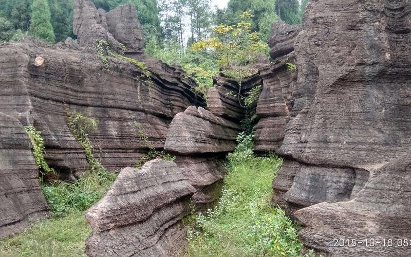 怪石嶙峋的意思 怪石嶙峋：自然之奇-第1张图片-万福百科